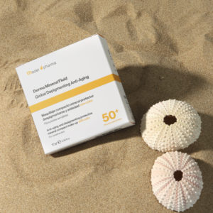 Maquillaje compacto mineral protector con color FPS 50+ Derma Mineral Fluid